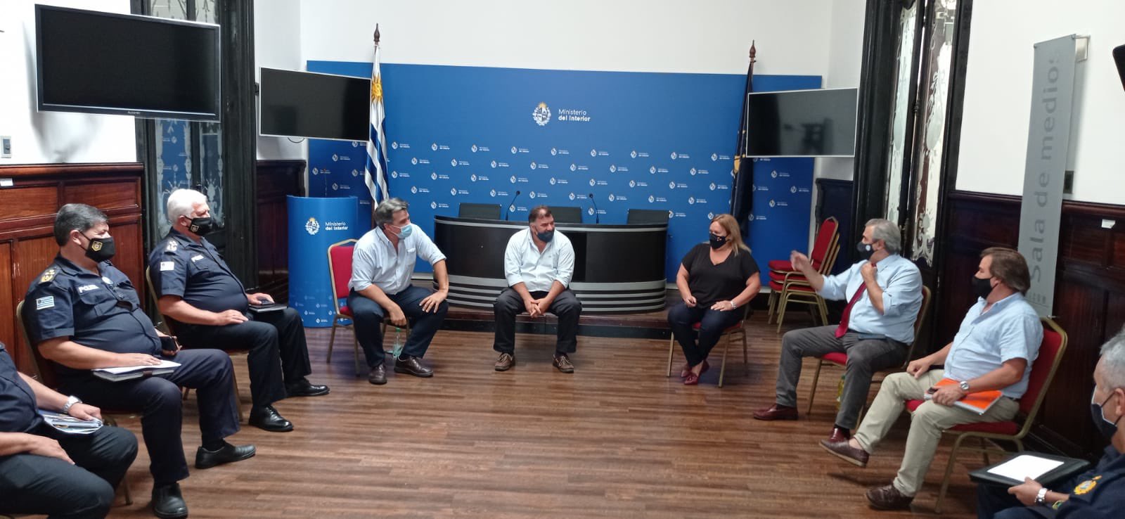 Intendenta Bentaberri se reunió con el ministro Larrañaga por seguridad en San José