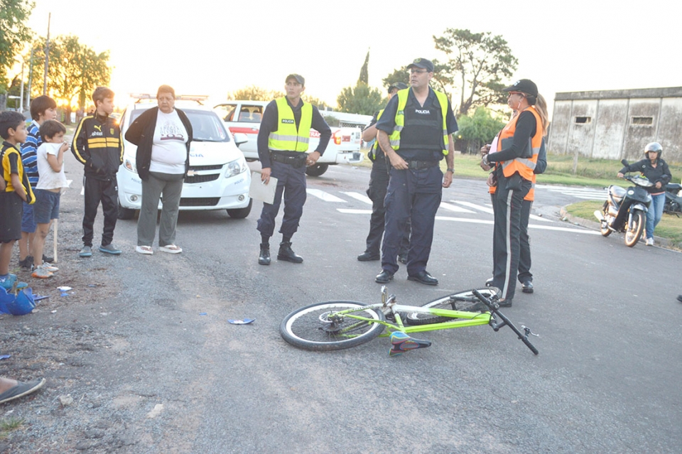 Un ciclista en grave estado tras accidente en Ciudad del Plata