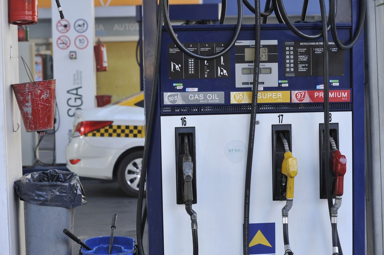 Informe de la URSEA preve nuevo aumento en precio de los combustibles