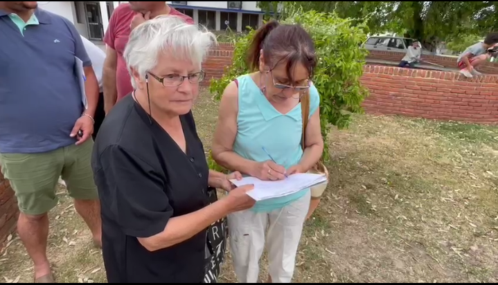 Vecinos se movilizaron para recolectar firmas por un Hospital de Ciudad del Plata