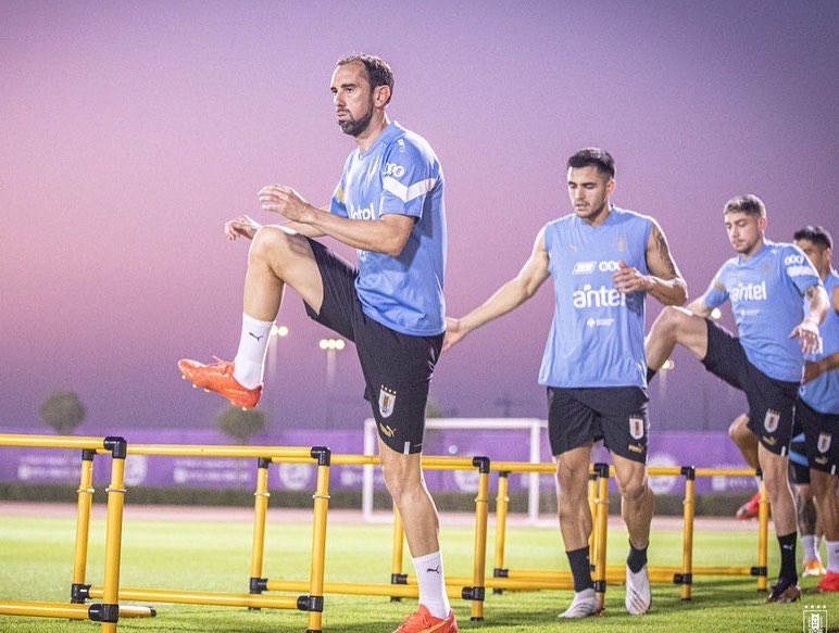 Uruguay realizó su primer práctica en Abu Dhabi, ya arribaron 15 jugadores