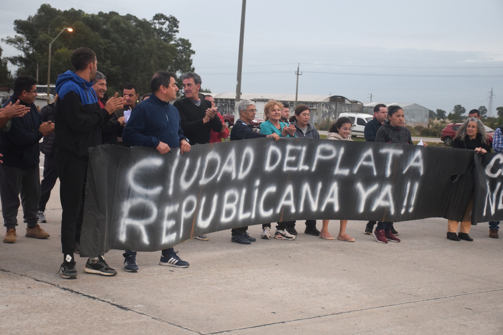 Vecinos de Ciudad del Plata anunciaron cortes de Ruta todos los viernes hasta que regrese la Republicana a la zona