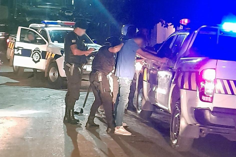 Delincuente detenido tras romper el vidrio y robar en una tienda de Playa Pascual