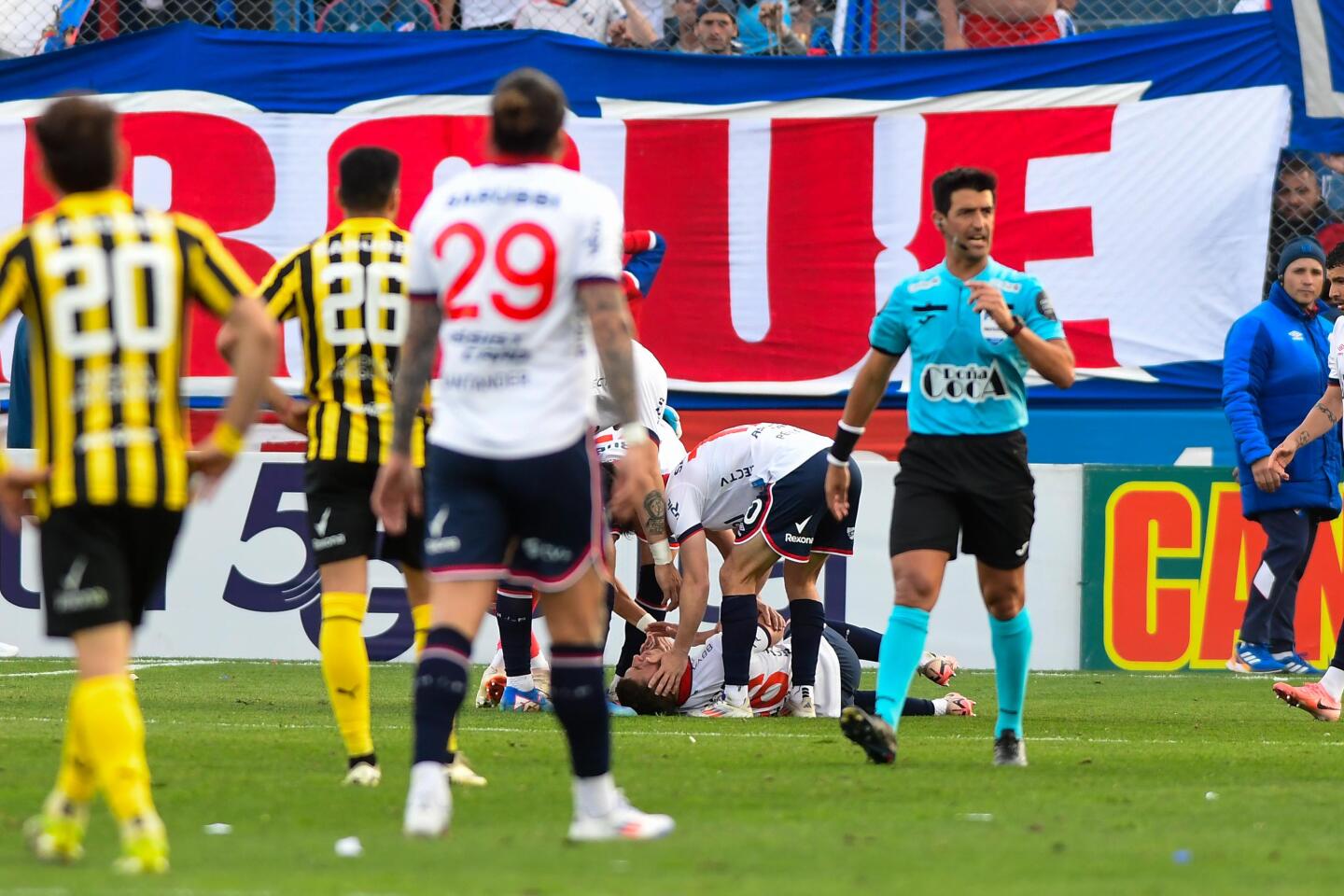 Nacional fue sancionado por la AUF debido a los incidentes ocurridos en el clásico ante Peñarol