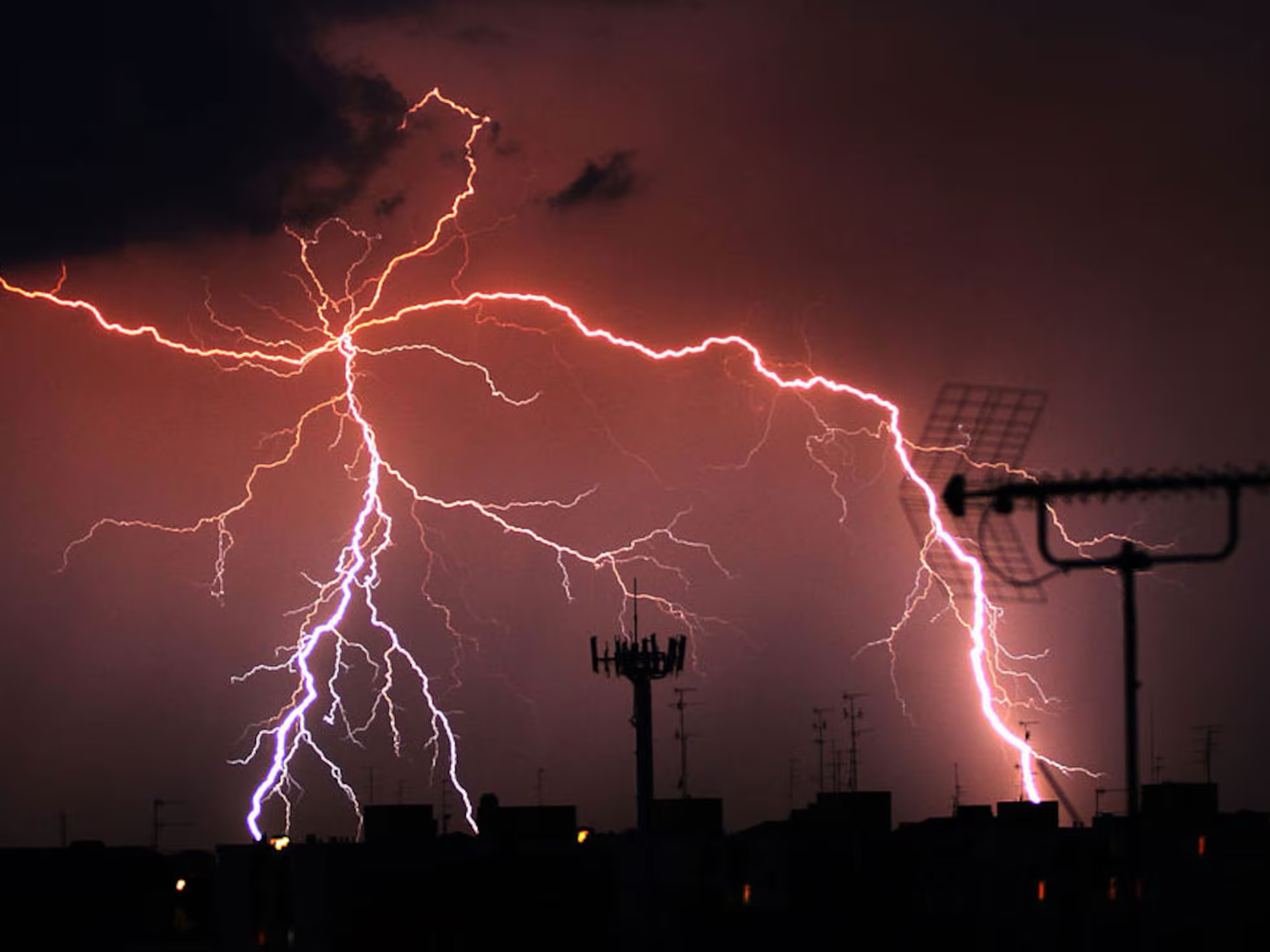 «Tormentas destructivas»con granizo y lluvias intensas, azotaran a Uruguay según Nubel Cisneros